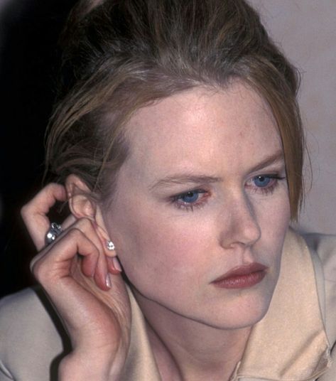 Nicole Kidman 90s, Shin Min Ah Fashion, Meg Ryan, Makeup Clothes, Aesthetic People, Jane Birkin, Feminine Beauty, Nicole Kidman, Attractive People