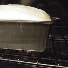 Raising dough in the oven- (living in the bay area is cold); Pre-heat your oven to about 150 degrees, turn off, put dough in to rise Panzerotti Recipe, Bread Tips, Proofing Bread, Making Dough, Rolls Bread, Frozen Rolls, Recipe Bread, Kitchen Aid Recipes, Frozen Bread Dough