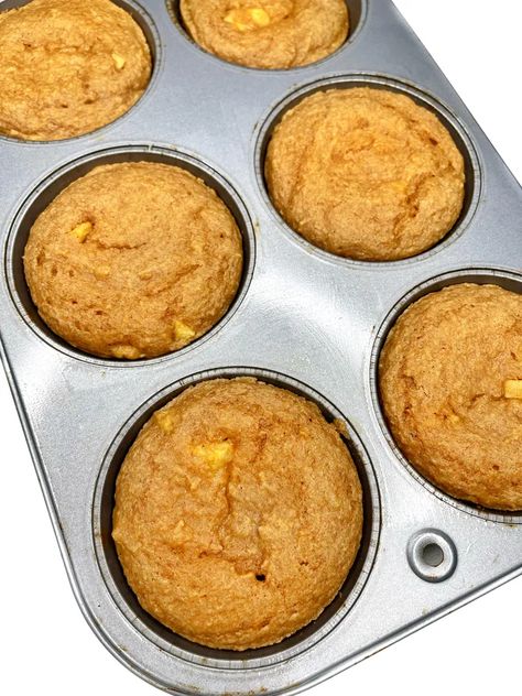 3 Ingredient Cake, Vegan Cake Mix, Easy Breakfast Muffins, Muffin Cups Recipes, Yellow Cake Mix Recipes, Mini Muffin Recipe, Accidentally Vegan, 3 Ingredient Cakes, Cake Mix Muffins