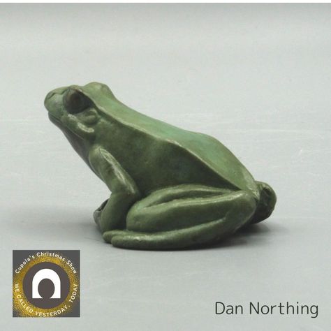 Reptile Crafts, Pottery Frog, Clay Frog, Frog Sculpture, Small Frog, Simple Wood Carving, Ceramic Frogs, Kids Clay, Sculpture Art Clay