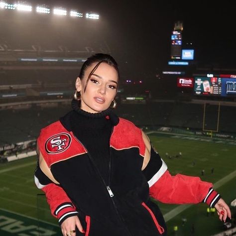 Kristin Juszczyk on Instagram: "Smells like a 49ers win 🕯️🎉" Kristin Juszczyk, On Instagram, Instagram