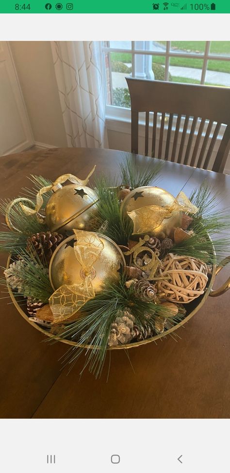 Small Dough Bowl Christmas Decor, Christmas Bowl Fillers, Decorative Bowl Filler Ideas, Bowl Fillers Ideas Centerpieces, Christmas Dough Bowl Decorating Ideas, Centerpiece Filler, Golden Bowl, Christmas Centrepieces, Dough Bowl Centerpiece