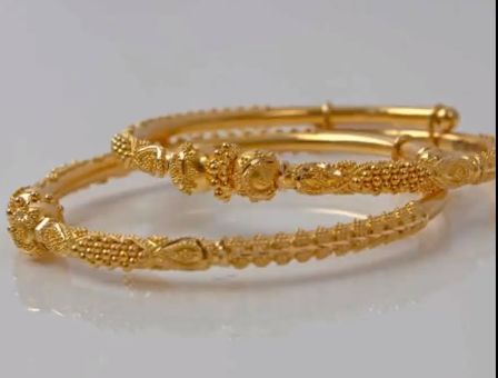 Kids Bangles Gold Indian, Kids Bangles Gold Indian Adjustable, Trendy Gold Bangles, Kurti Blouse, Designs Kurti, Simple Gold Bangle, Baby Jewellery, Kids Bangles, Gold Earrings For Kids