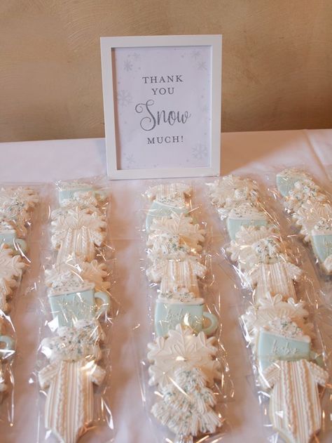 Thank You Snow Much Winter Shower Centerpieces, Winter Baby Shower Cupcakes, Baby It’s Cold Outside Baby Shower Theme Boy, Winter Theme Baby Shower Ideas, Baby Its Cold Outside Baby Shower Ideas, January Baby Shower, Winter Baby Shower Decorations, Winter Baby Shower Themes, Winter Tablescapes