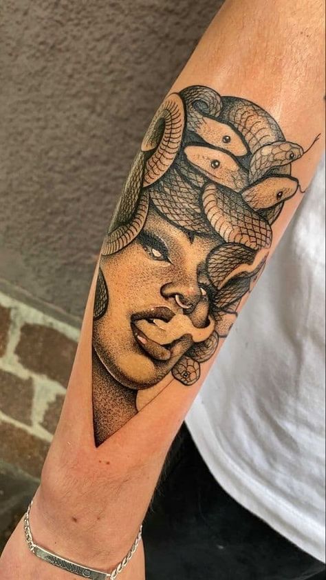 120 Pretty And Girly Half-Sleeve Tattoo Ideas For Females Tattoo Black Women, Arm Sleeve Tattoos For Women, Medusa Tattoo Design, Hand Tattoos For Girls, Black Girls With Tattoos, Silhouette Tattoos, Tattoos For Black Skin, Tattoos Geometric, Medusa Tattoo