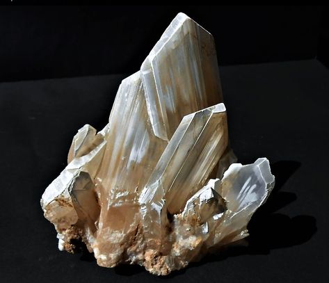 Yeso Gypsum Mineral, Rock Collection, Gem Stones, Minerals Crystals, Rocks And Minerals, Gems, Gemstones, Crystals, Stone