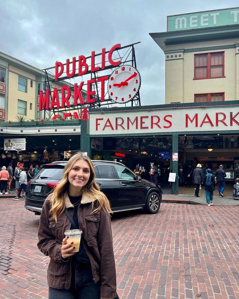 #pikeplacemarket #seattle #washington #travel #outfits #outfitoftheday #outfitideas #coffee #winteroutfit Seattle Washington Outfits, Seattle Outfits, Seattle Vacation, Seattle Trip, Washington Travel, Seattle Fashion, Pike Place Market, Travel Outfits, 2024 Vision