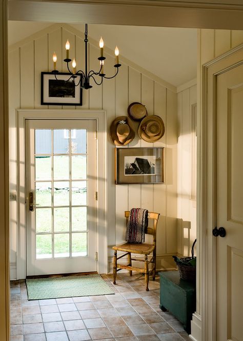 Farmhouse Entry, Decorating Bathroom, Casa Country, Foyer Decorating, Entry Hall, Entry Way, Decoration Inspiration, Home Fashion, Country Cottage