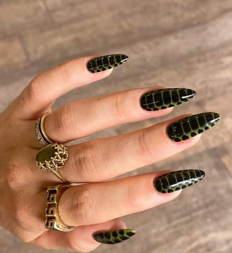 2022 Nail Trends You'll See Everywhere In 2023 - Stolen Inspiration Glazed Doughnut Nails, Brown Almond Nails, Doughnut Nails, Glazed Doughnut, Checkered Nails, 2023 Nail, Nail Trend, Subtle Nails, Pretty Kitchen