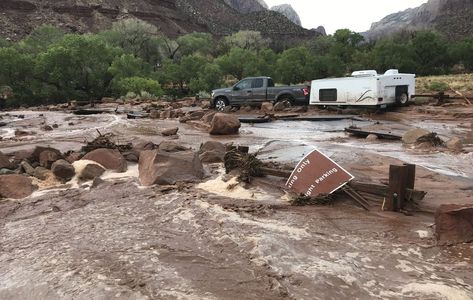 Zion National Park warns visitors to be aware that flash floods could kill them California Regions, Flash Flood, Park River, Zion Canyon, Dramatic Photos, River Forest, Angels Landing, Flood Damage, News Flash