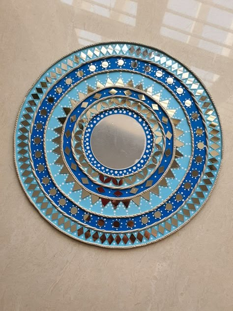 Lippon Art, Mirror Canvas Art, Painted Mirror Art, Mosaic Art Diy, Lippan Art, Mirror Crafts, Mandala Art Therapy, Traditional Wall Art, Mirror Artwork