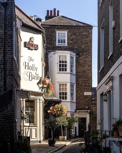 A Lady in London on Instagram: "Who else loves a good local pub in London? Especially when it’s hidden away on a quiet street. The Holly Bush in Hampstead is one of my favorites, and you can see more on my blog. Head to the link in my bio, @aladyinlondon, and use the search box to find my blog posts about the best pubs in London. ✨" Ual London Aesthetic, The Holly Bush London, London Pubs Aesthetic, Best Pubs London, Holly Bush, Best Pubs, London Pubs, London, Canning