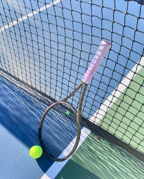 Tennis look 🎾 Added some clips to my visor ✨ . . . . . . . #tennislook #tennis #tennisplayer #tennisoutfit #tenniscourt #wilsonblade #tennisraquet ————————————————————————————— Tennis Raquet Toronto, Tennis Outfit Toronto, Tennis Court Toronto, Gym Outfit Toronto, Tennis Player Toronto, Wilson Blade Tennis Tennis Player Aesthetic, Visor Outfit, Girl Hobbies, Extravagant Party, Mode Tennis, Tennis Fits, Tennis Girl, Tennis Aesthetic, Tennis Life