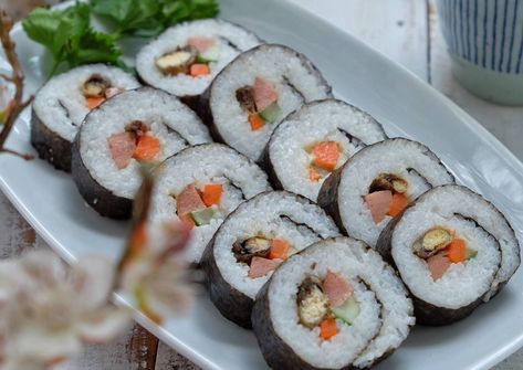 Resep Sushi, Cooking Tutorials, Photoshop Tutorial Design, Korean Food, Nutrition Recipes, Food Photography, Food And Drink, Favorite Recipes, Nutrition