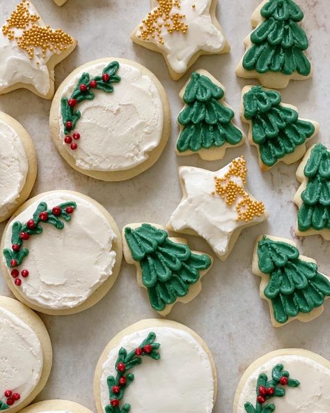 Christmas Sugar Cookies with Buttercream Frosting - That Bread Lady Puffy Sugar Cookie Recipe, Christmas Cookies Decorated Buttercream, Sugar Cookies With Buttercream Frosting, Cookies With Buttercream Frosting, Fluffy Buttercream Frosting, Buttercream Cookies, Frosted Tree, Christmas Tree With Snow, Tree Cookies