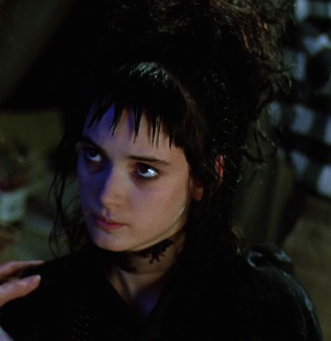 Beetlejuice Beetlejuice Lydia, Beetlejuice And Lydia Matching Pfp, Black Movie Characters, Frankenweenie Poster, Lydia Deetz Pfp, Dolores Beetlejuice, Lydia Deetz Icon, Beetle Juice Lydia, Lydia Deetz Aesthetic