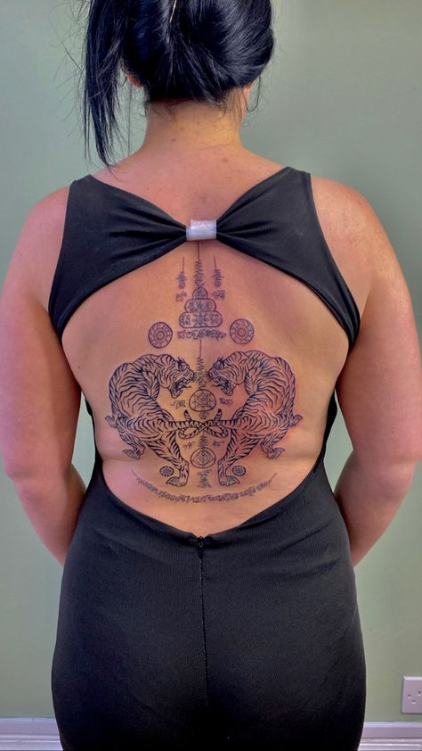 Traditional tiger Thai tattoo - women’s tattoo Tiger Thai Tattoo, Thai Back Tattoo, Thai Tattoos For Women, Thai Tattoos, Thai Tattoo, Tattoo Women, S Tattoo, Back Tattoo, Tattoos For Women