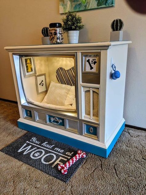 Tv Cabinet Repurpose, Old Tv Cabinet, Dog Condo, Dog Room Decor, Furniture Repurpose, Dog House Diy, Diy Dog Bed, Dog Rooms, Night Stands