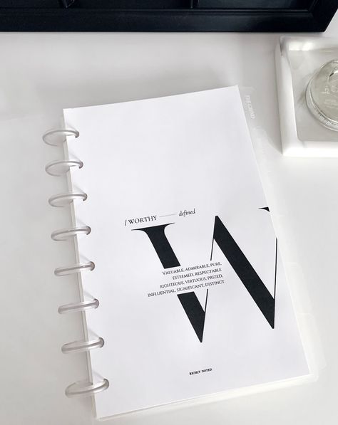 Worthy Planner Dashboard - Mini HP freeplanne Planner Dashboard Ideas, Agendas Aesthetic, Minimalist Notebook, Elegant Planner, Canva Planner, Simplified Planner, Minimal Planner, Planner Writing, Minimalist Planner