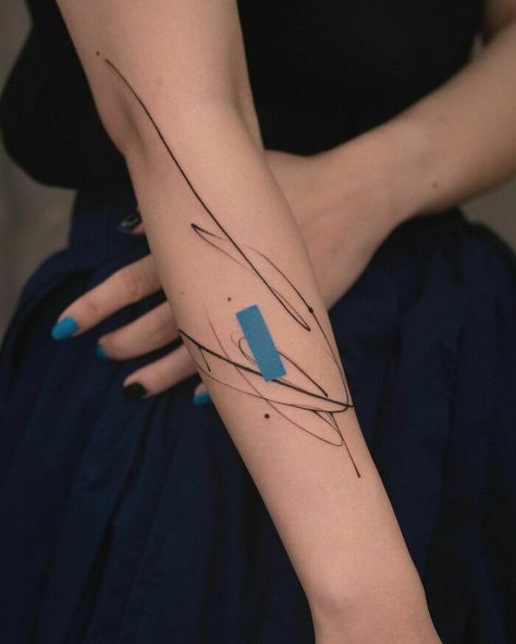 Tattoo On Arm For Women, Small Abstract Tattoo, Abstract Hand Tattoo, Geometric Shape Tattoo, Abstract Art Tattoo, Abstract Tattoo Ideas, Minimalistic Tattoos, Tattoo On Arm, Abstract Tattoo Designs