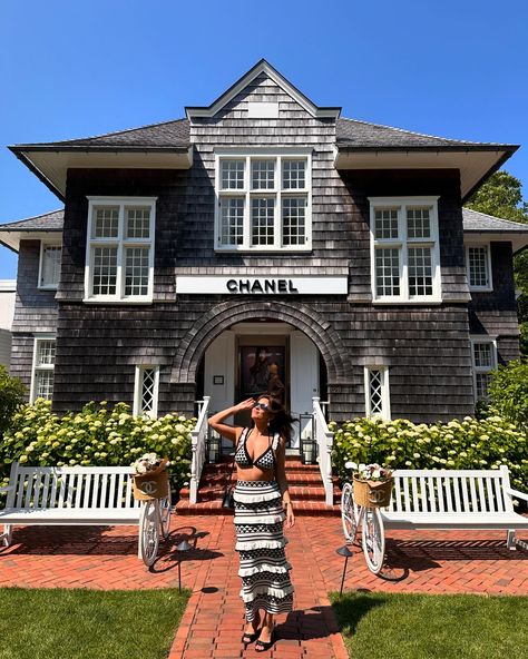 A little shopping in the Hamptons 🛍️🤍🐚 >>> swipe to see what I got!! 🌼🐞 My matching dress set is linked in my Amazon storefront (under ‘STYLE’) 🖤🤍 . . . #summer #hamptons #shopping #easthamptons #hamptonsstyle #vacation #summervibes Hamptons Shopping, Summer In The Hamptons Aesthetic, The Hamptons Aesthetic, Summer Hamptons, East Coast Aesthetic, Brindleton Bay, Hamptons Aesthetic, Coast Aesthetic, Hamptons Beach