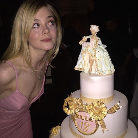 Terrence Loves You, Dakota And Elle Fanning, Bios Para Instagram, Dakota Fanning, Young Actresses, Elle Fanning, Marie Antoinette, 18th Birthday, Birthday Bash