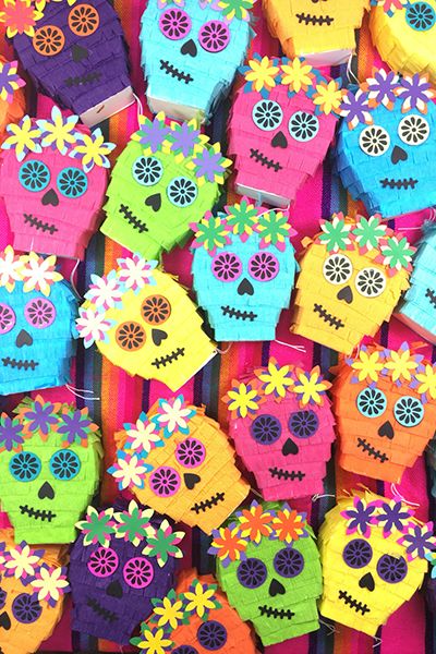 Celebrate in colorful Day of the Dead style. Fill cheery sugar skull mini piñatas with your favorite confections. Mexican Wedding Favors, Halloween Wedding Favors, Mexican Fiesta Decorations, Day Of The Dead Party, Mini Pinatas, Pinata Party, Fiesta Decorations, Birthday Party Planning, Mexican Party