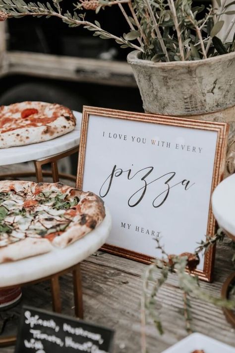 Looking for a unique and delicious idea for your wedding? Check out these 23 amazing wedding pizza ideas! From pizza bars to table displays, this is the perfect addition to your celebration. #WeddingPizza #PizzaParty #Weddingideas #Weddinginspo Wedding Pizza Bar, Pizza Party Rehearsal Dinner, Pizza Display, Pizza Wedding, Pizza Buffet, Pizza Ideas, Pizza And Beer, Pizza Bar, Pre Wedding Party