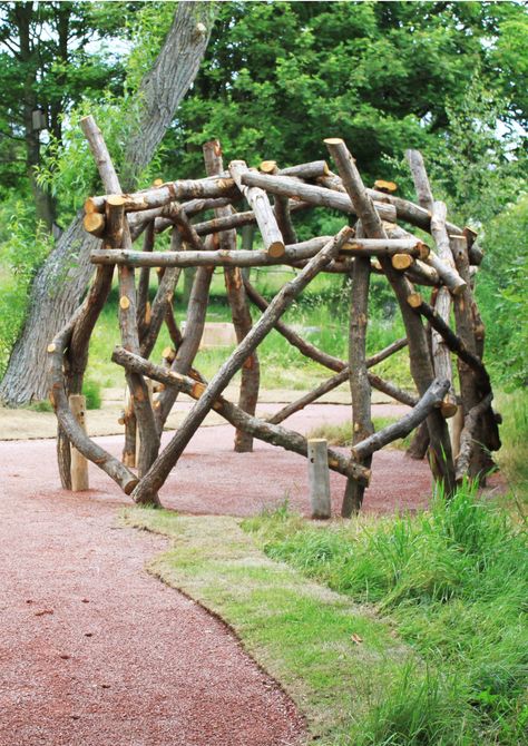 Building With Tree Branches, Nature Playground Backyard, Natural Playground Diy, Wilderness Playground, Woodland Playground, Log Playground, Nature Playscape, Climbing Garden, Natural Outdoor Playground