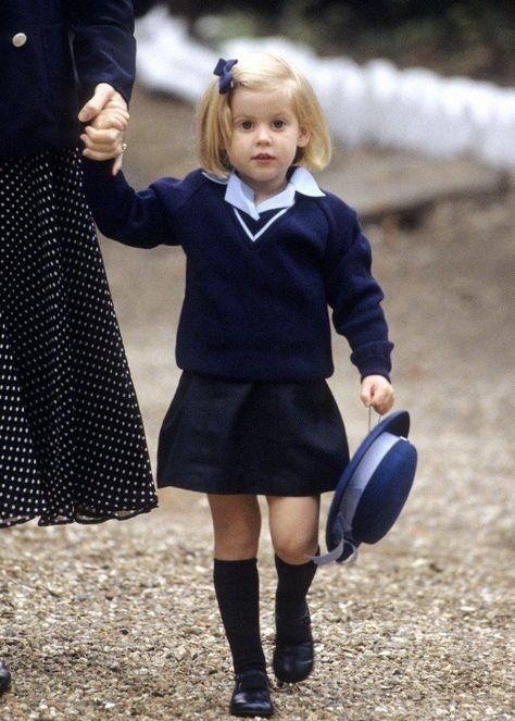 Dress Code Outfits, Clueless Fashion, Royal History, Rose Clothing, Twin Outfits, Princess Beatrice, Elegant Baby, Royal Outfits, Prince Andrew