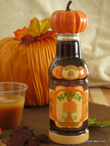 Homemade Pumpkin Juice Harry Potter Style - Easy recipe and a party favorite! Pumpkin Juice Harry Potter, Pumpkin Juice, Harry Potter Food, Anniversaire Harry Potter, Harry Potter Style, Harry Potter Halloween, Homemade Pumpkin, Recipe Roundup, Wizarding World Of Harry Potter