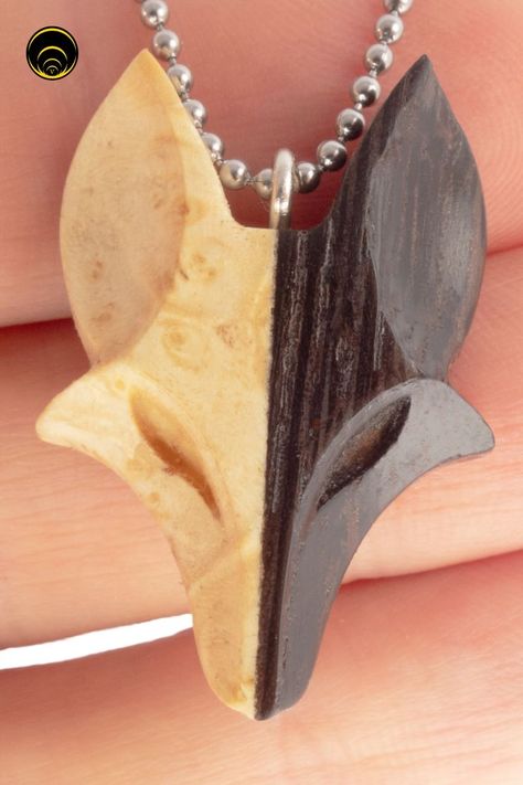 Wood Necklace Pendant, Tools Aesthetic, Wood Carving Art Sculpture, Wood Fox, Wood Jewelry Diy, Night Necklace, Wooden Jewelery, Wood Spoon Carving, Fox Necklace