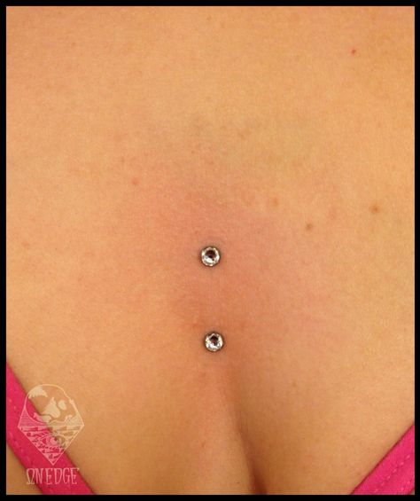 Piercing With Industrial, Piercing Between Breast, Chest Piercings For Women, Sternum Piercing, Chest Piercing, Surface Piercing, Cute Piercings, Piercing Tattoo, Body Mods