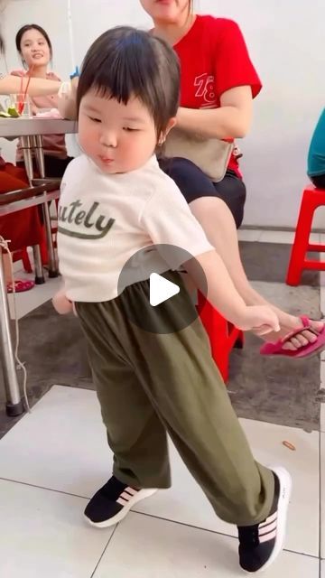 Dancing Children, Mama Gif, Children Dancing, Baby Dance, Dollhouse Nursery, Christmas Dance, Cute Asian Babies, Dancing Baby, Picture Puzzles