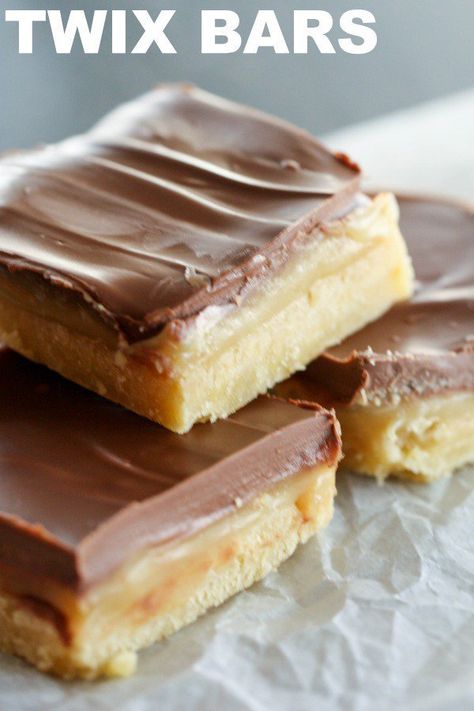 Twix Dessert, Homemade Twix Bars Recipe, Twix Candy Bar, Twix Candy, Homemade Twix Bars, Twix Bars, Dessert Halloween, Smores Dessert, Twix Bar