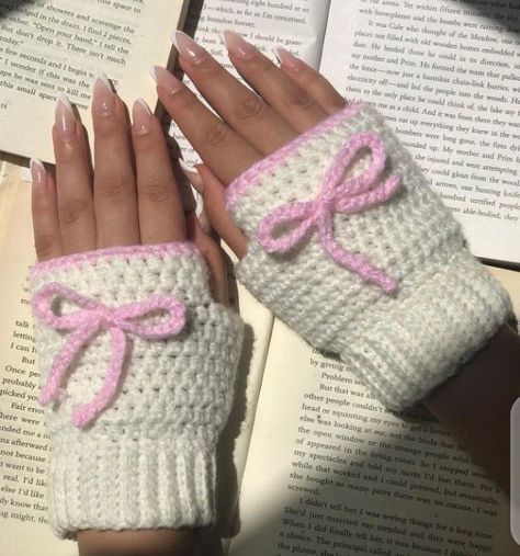 Crochet Finger Less Gloves Designs Ideas | Kingston Designs Winter Crochet Projects, Samfree Styles, Hand Warmers Crochet, Crochet Gloves Fingerless, Crochet Fingerless Gloves Free Pattern, Crochet Arm Warmers, Crochet Hand Warmers, Crochet Baby Mittens, Fingerless Gloves Crochet Pattern