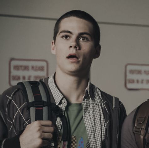 Stiles Stilinski Season 1 Icons, Stiles Season 1, Stiles Stilinski Season 1, Stiles Stilinski Icons, Teen Wolf Season 1, Team Wolf, Scott And Stiles, Wolf Team, Werewolf Aesthetic