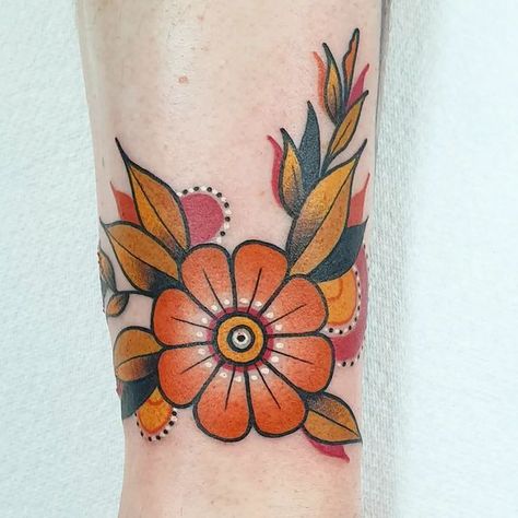 70s Flowers Tattoo, Girly Neo Traditional Tattoo, Retro Flower Tattoo, Neo Trad Flowers, Neo Traditional Flowers, American Traditional Flowers, Border Tattoo, Phoenix Tattoo Feminine, Cuff Tattoo