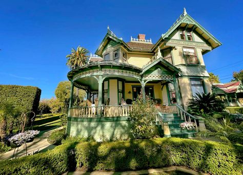 Historic Victorian Homes, Dreamy Architecture, San Diego Homes, Adobe Home, California Bungalow, Hippie Homes, San Diego Houses, Point Loma, Architecture Landmark