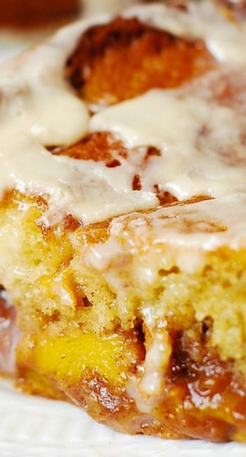 Peach Coffee Cake, Peach Filling, Peach Coffee, Greek Yogurt Cake, Frozen Peaches, Peach Desserts, Peach Cake, Spring Cake, Vanilla Glaze