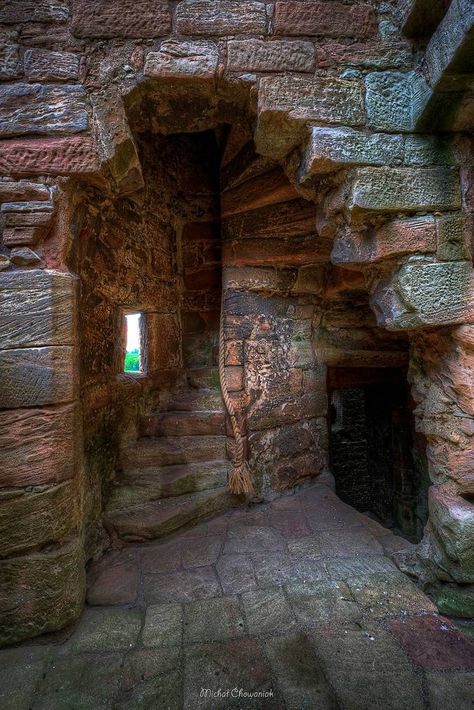 Bigger House, Stone Building, Castle Scotland, Castles Interior, Abandoned Castles, Scotland Castles, Château Fort, Scottish Castles, Castle Ruins