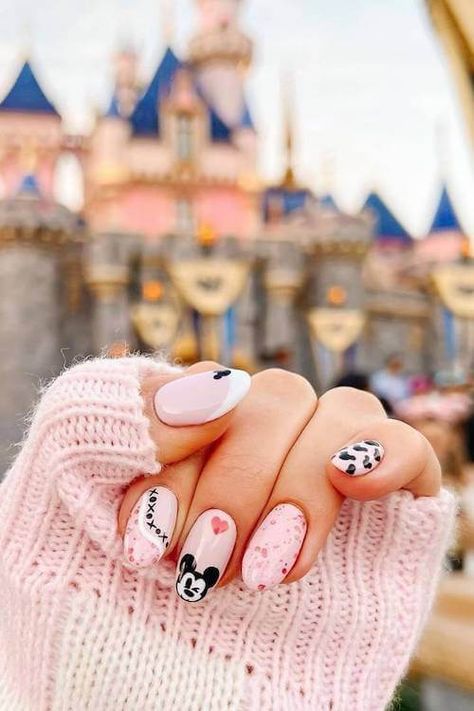 60  Best Disney Nails for Your Disney World Travel or Halloween Party (Cute, Classy, or Simple!) Olaf Nails, Disney World Nails, Disney Themed Nails, Disney Princess Nails, Disneyland Nails, Disney Nail Designs, Mickey Mouse Nails, Disney Inspired Nails, Disney Acrylic Nails