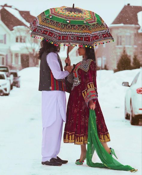 Afghani Dresses, Afghani Clothes, Afghan Wedding, Bridal Photography Poses, Afghan Girl, Lawn Suit, Afghan Fashion, Couple Dress, Dress With Shawl