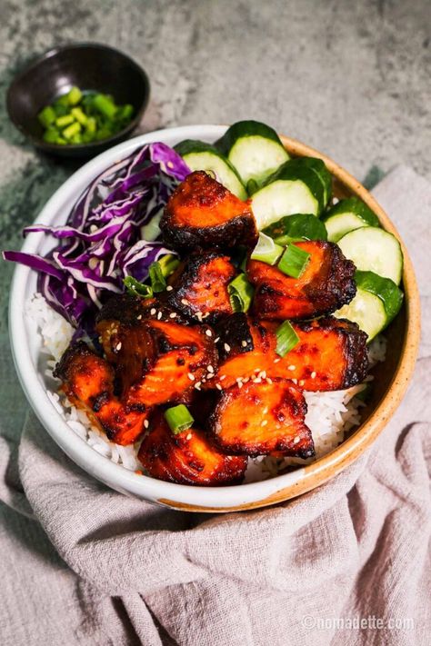 Gochujang Salmon Rice Bowl (air fryer recipe!) - Nomadette Gochujang Salmon, Salmon Meatballs, Holistic Nutrition Recipes, Bibimbap Recipe, Vinegar Chicken, Meatballs And Rice, Salmon Rice, Salmon Rice Bowl, Red Pepper Paste