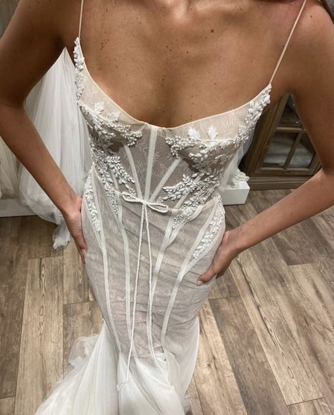 Liz Martinez, Stile Kylie Jenner, Dream Wedding Ideas Dresses, Arts District, Yes To The Dress, Wedding Mood, Dreamy Wedding, Mode Inspo, Wedding Dress Inspiration