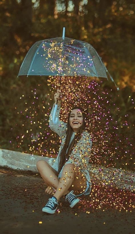 Umbrella Photoshoot, Creative Senior Pictures, Portrait Photography Tips, Witches Altar, Creative Photoshoot Ideas, Virtual Party, Fun Photoshoot, Creative Portrait Photography, Grad Photos