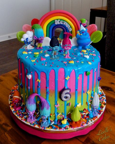 Trolls party theme cake. Rainbow and sprinkles galore Trolls Band Together Cake, Trolls Band Together Birthday Party, Trolls Band Together Party, Trolls Cakes, Coraline Birthday, Troll Party Theme, Trolls Birthday Cake, Ellie Rose, Trolls Cake