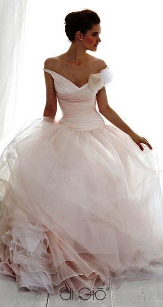 Vintage Lace Wedding Dress, Pink Wedding Dress, A Wedding Dress, Italian Wedding, Lace Wedding Dress, Wedding Dress Inspiration, Gorgeous Gowns, Beautiful Wedding Dresses, Ball Gowns Wedding