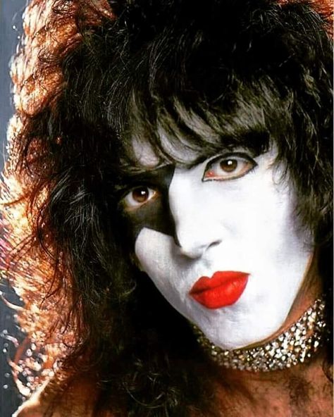 Paul Stanley  KISS Paul Kiss, Banda Kiss, Eric Singer, Vinnie Vincent, Kiss Images, Eric Carr, Peter Criss, Kiss Army, Ace Frehley