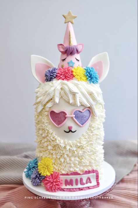 Llamacorn Birthday Cake, Lama Cake, Llama Birthday Cake, Alpaca Cake, Alpaca Party, 3d Dort, Llama Cake, 6th Birthday Cakes, Llama Birthday